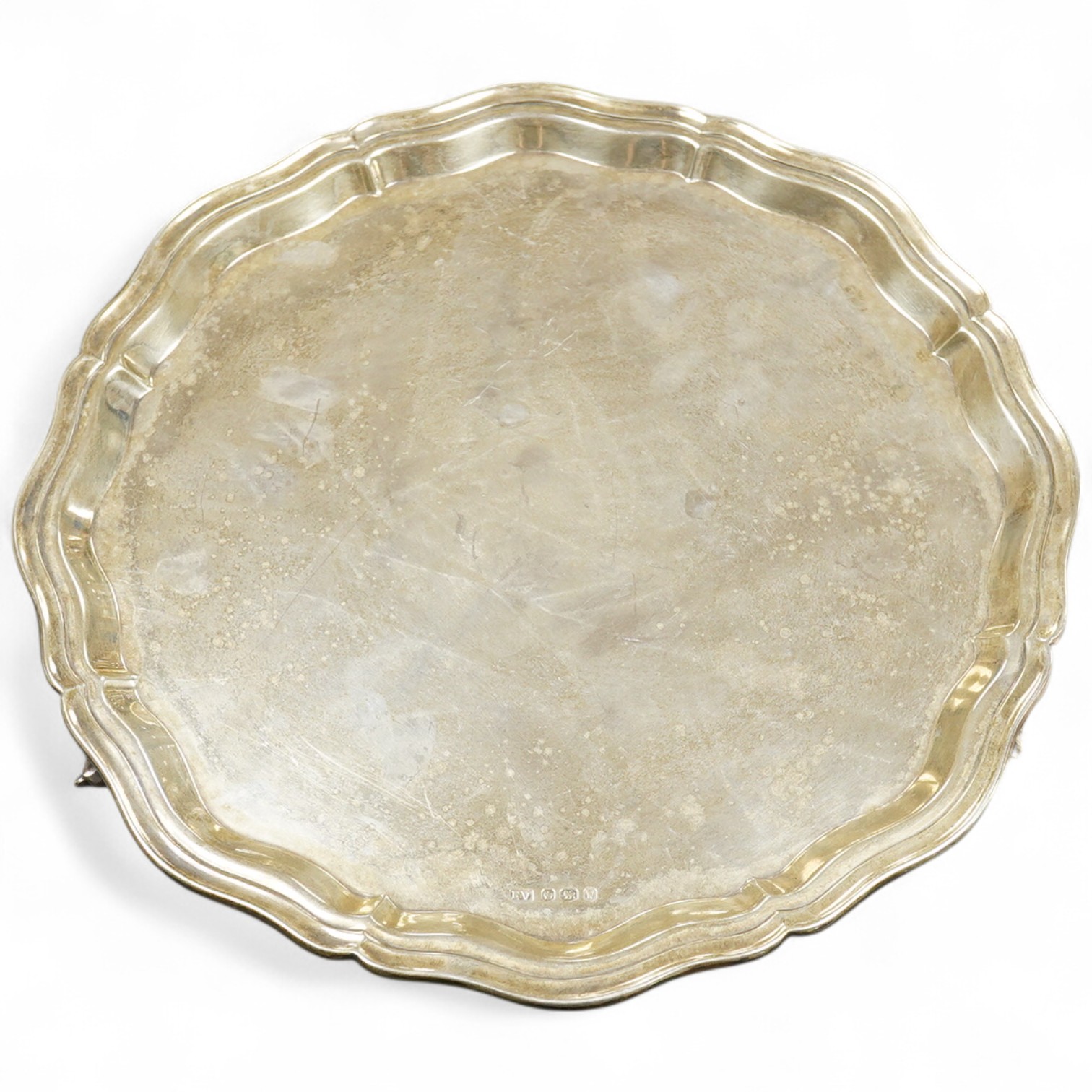 An Elizabeth II silver salver, by Viners Ltd, Sheffield, 1964, diameter 31.5cm, 25oz.